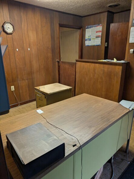 More Photos Of 30 Harker St, Mansfield Warehouse For Lease