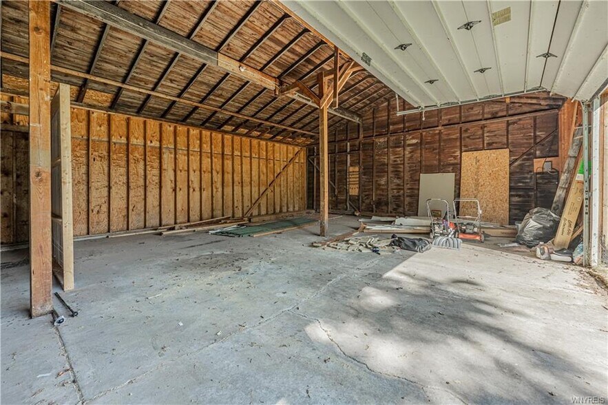 More Photos Of 6115 1st St, Newfane Office For Sale