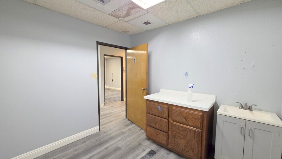 More Photos Of 647 E E St, Ontario Medical For Lease