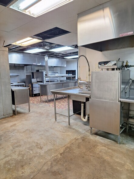 More Photos Of 525 Main St, Altavista Restaurant For Sale