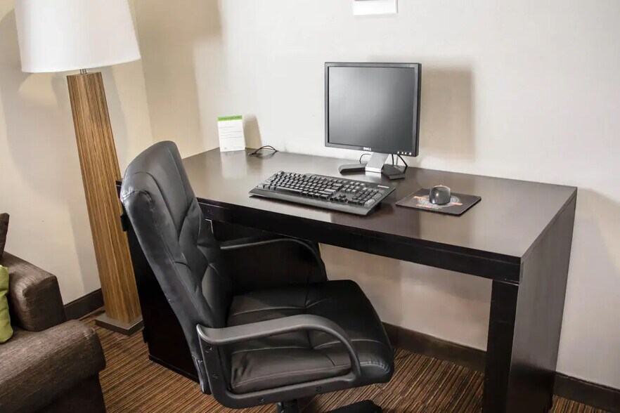 More Photos Of 17013 Abercorn St, Savannah Hotel For Sale