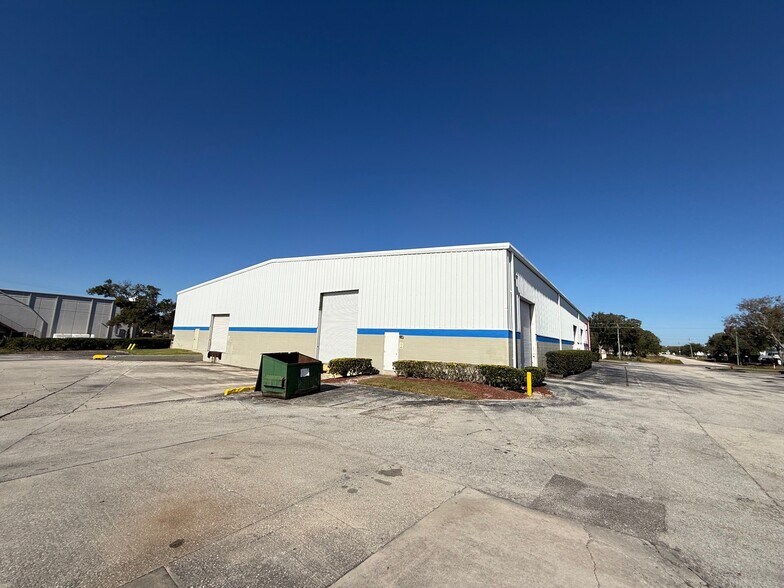 More Photos Of 7835 Ellis Rd, West Melbourne Service For Lease