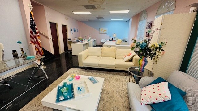 More Photos Of 6881 Kingspointe Pky, Orlando Flex For Lease