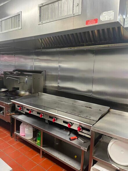 More Photos Of 2028 Watson Blvd, Warner Robins Restaurant For Lease