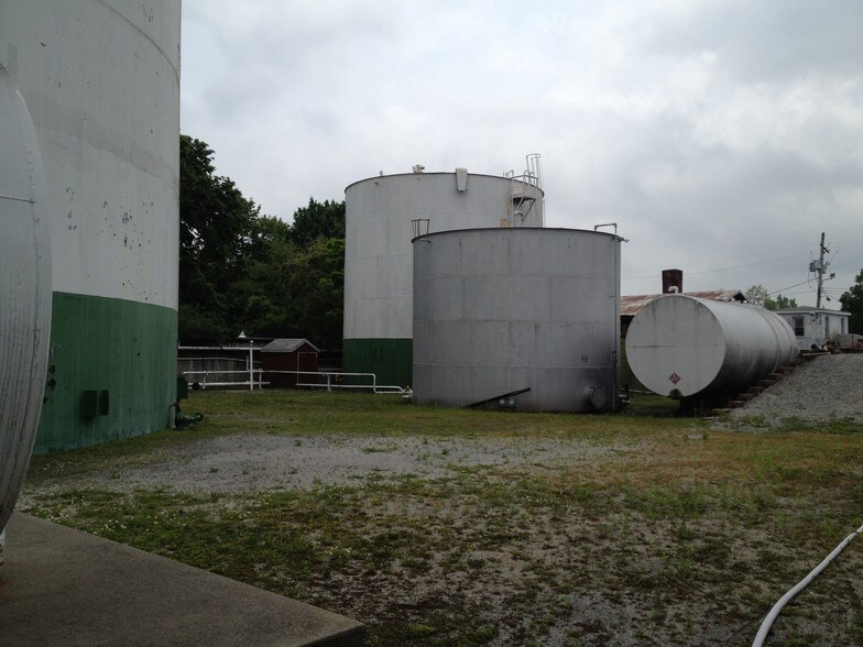 More Photos Of 23 Grassy Point Rd, Stony Point Contractor Storage Yard For Sale