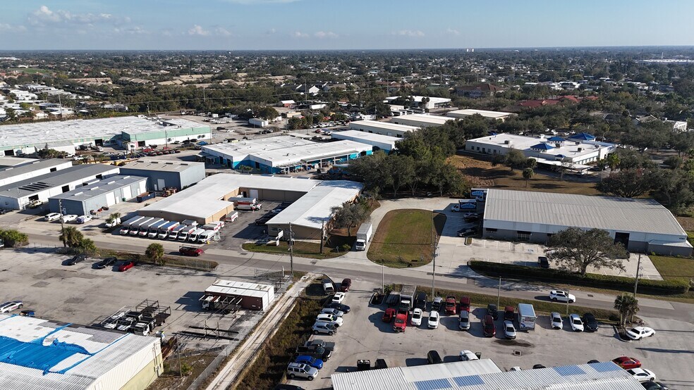 More Photos Of 102 James St, Venice Self Storage For Sale