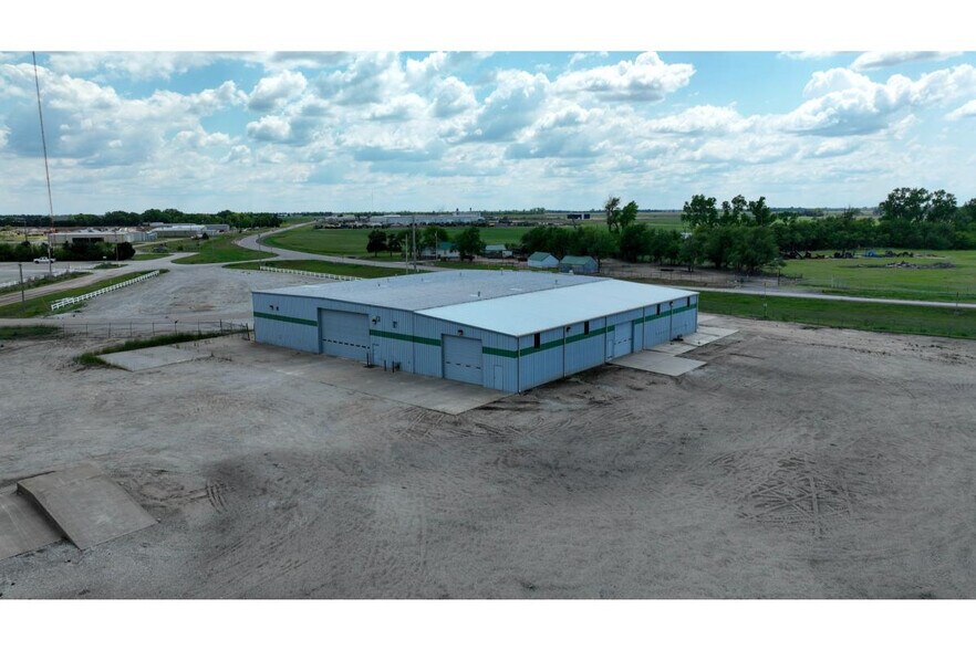 More Photos Of SE 241 SE 10 Ave, Great Bend Warehouse For Sale