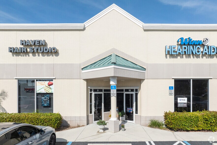 More Photos Of 16120 San Carlos Blvd, Fort Myers Storefront For Lease