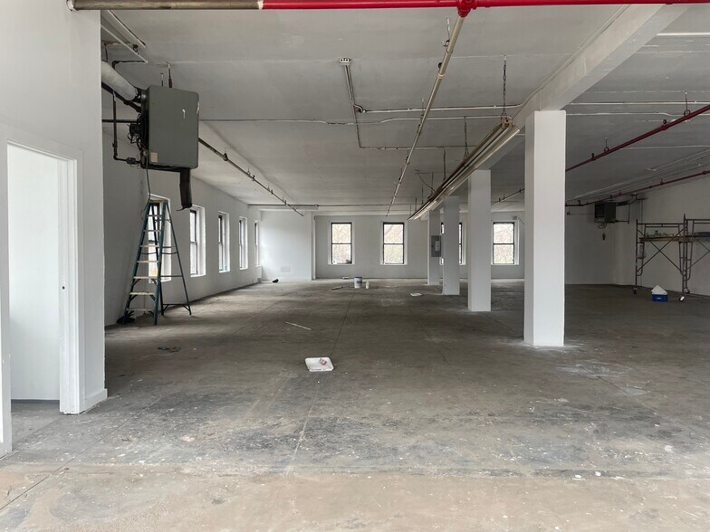 More Photos Of 391-401 Concord Ave, Bronx Loft Creative Space For Lease