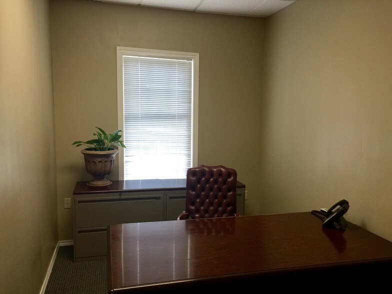 More Photos Of 17776 Preston Rd, Dallas Office For Lease
