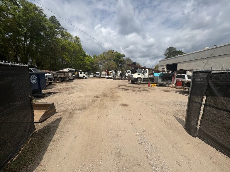 More Photos Of 40 Shanklin Rd, Beaufort Warehouse For Sale