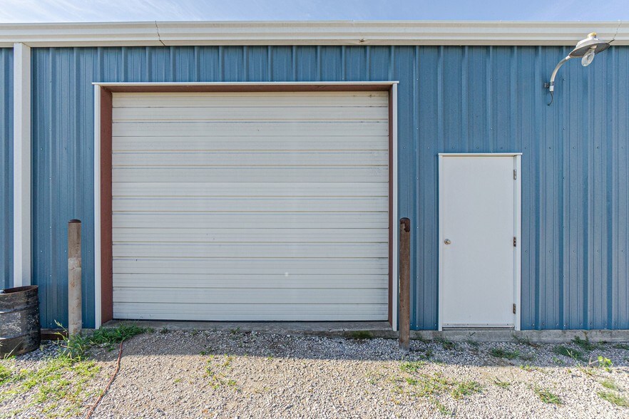 More Photos Of 700 N Main St, Lexington Warehouse For Lease