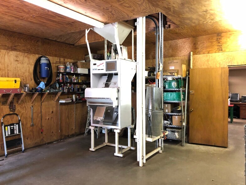 More Photos Of 12633 Gholson Rd, Waco Specialty For Sale