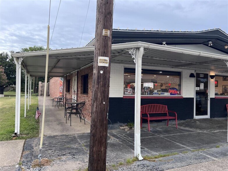 More Photos Of 115 S Main St, Crandall Restaurant For Sale