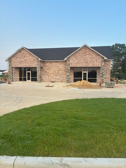 More Photos Of 233-235 Burnett Trail, Canton Storefront Retail Office For Lease