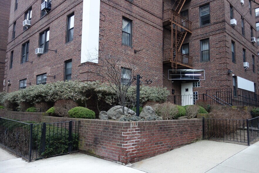 More Photos Of 6433 98th St, Rego Park Healthcare For Lease