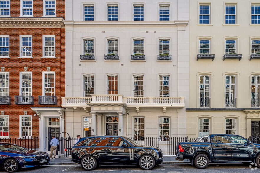 More Photos Of 75 Grosvenor St, London Coworking Space