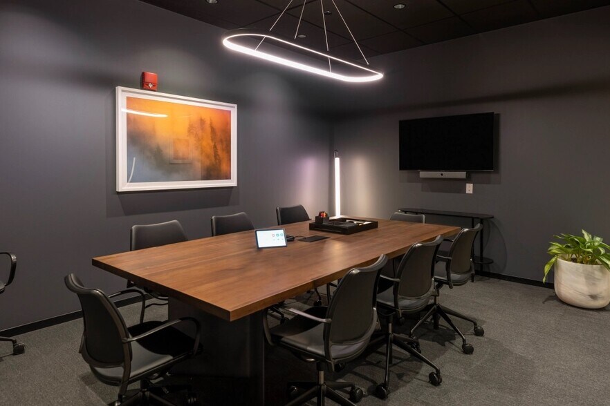 More Photos Of 24 E Washington St, Chicago Coworking Space