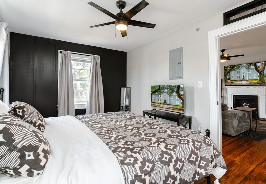 More Photos Of 1300 Illinois St, Mobile Multifamily For Sale