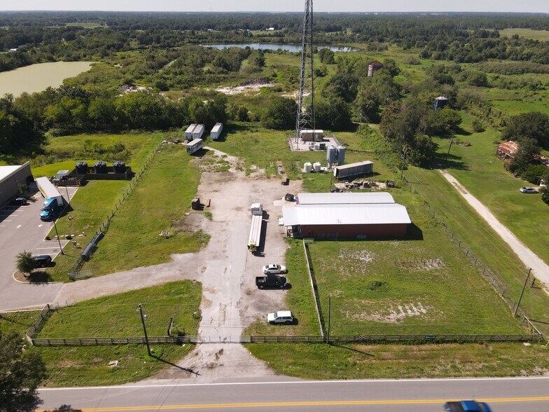More Photos Of 4342 Knights Station Rd, Lakeland Warehouse For Sale
