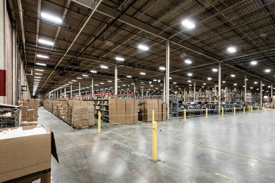 More Photos Of 107 Tom Starling Rd, Fayetteville Distribution For Lease