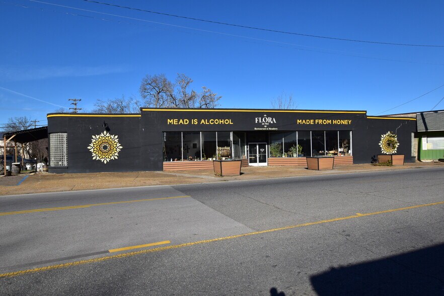 More Photos Of 313 McFarland Ave, Rossville Storefront For Sale