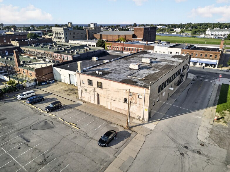 More Photos Of 668 Broadway, Lorain Storefront Retail Office For Sale