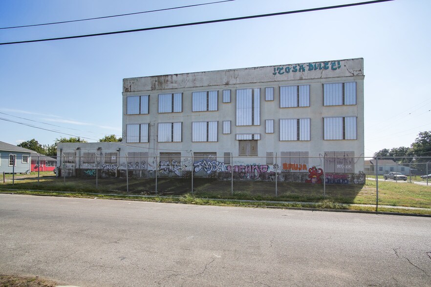 More Photos Of 1301 Clouet St, New Orleans Schools For Sale