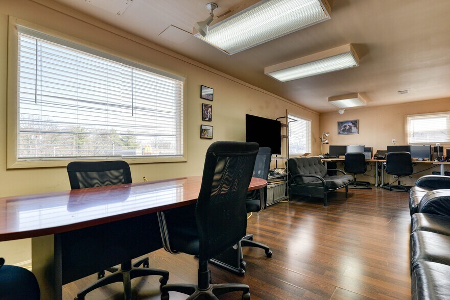 More Photos Of 729 State Route 18, East Brunswick Storefront For Sale