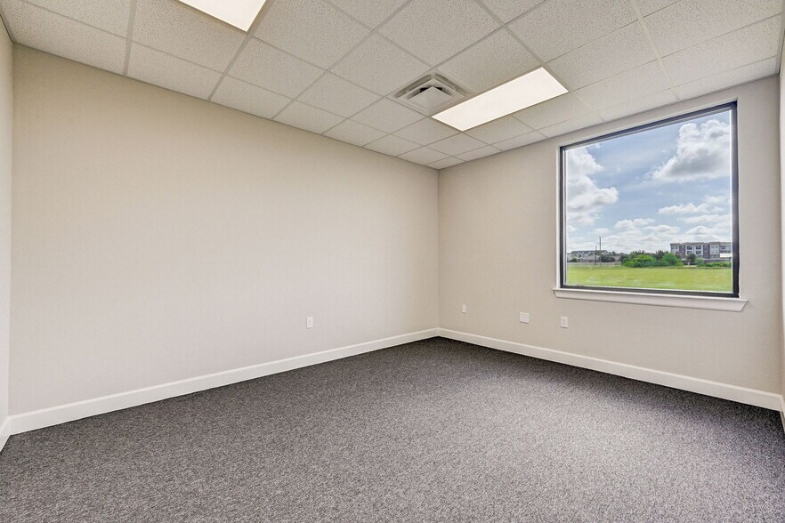More Photos Of 25145 Star Ln, Katy Medical For Lease