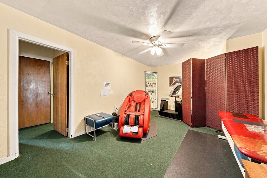 More Photos Of 1802 Lincoln Way, McKeesport Medical For Sale