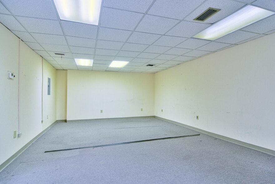 More Photos Of 12945 Seminole Blvd, Largo Office For Lease