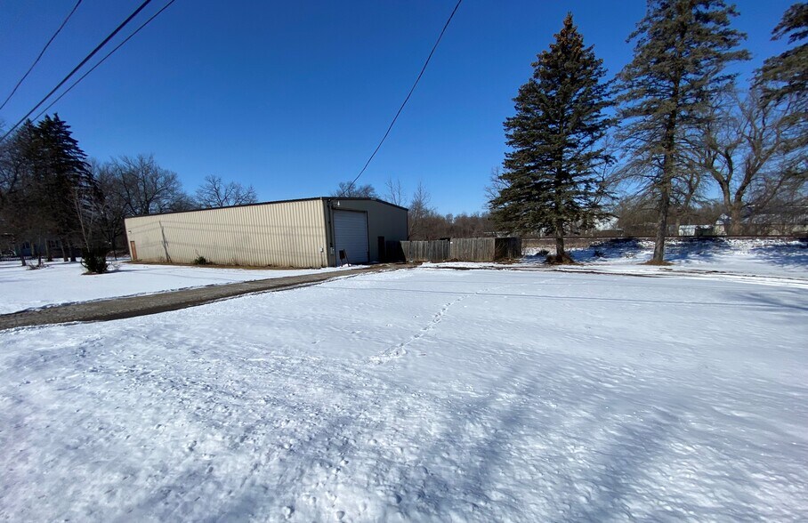 More Photos Of 20918 E Brink St, Harvard Warehouse For Sale