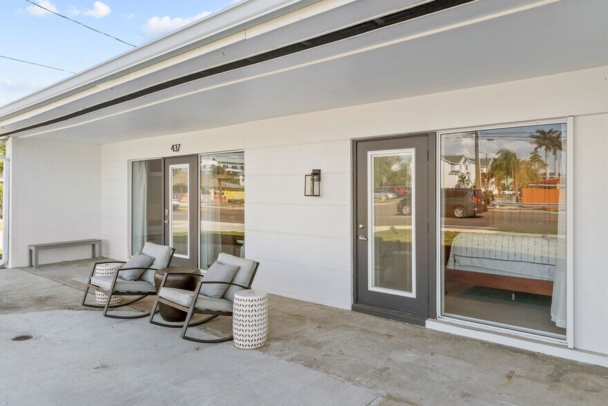 More Photos Of 439 Causeway Blvd, Dunedin Office For Sale