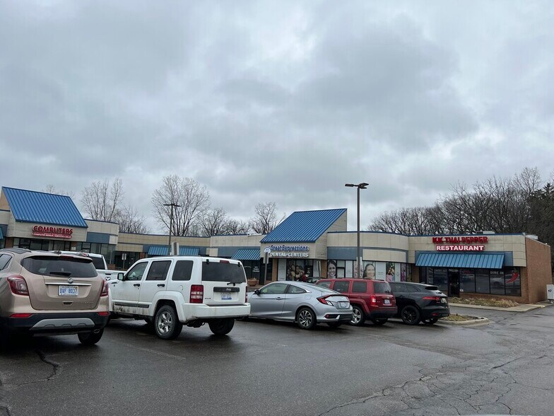 More Photos Of 4174-4246 Pontiac Lake Rd, Waterford Unknown For Lease