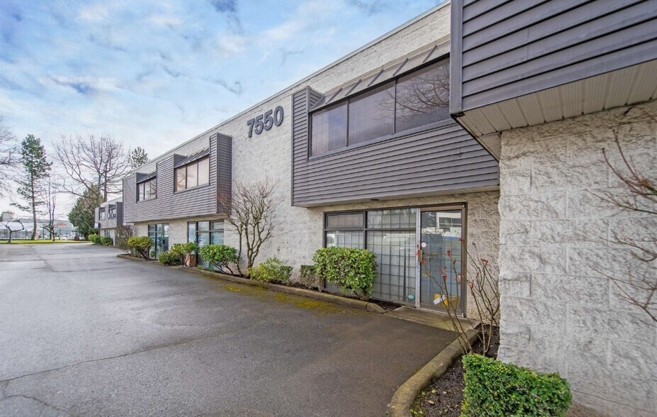 More Photos Of 7550 River Rd, Delta Service For Lease