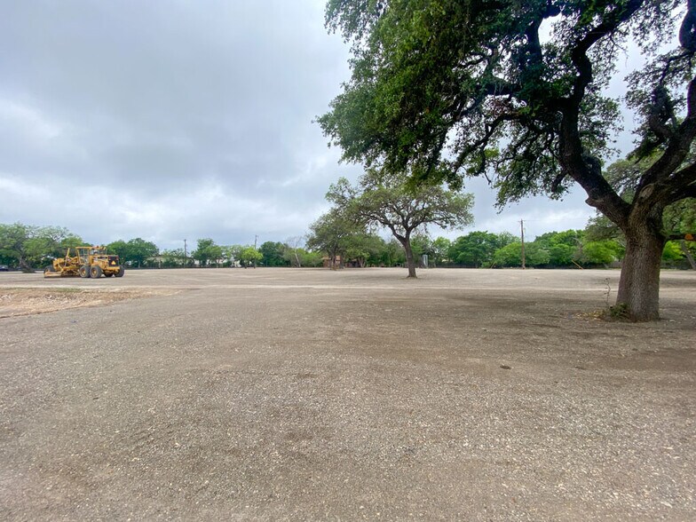 More Photos Of 7540 Bandera rd, San Antonio Land For Lease