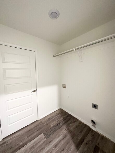 More Photos Of 4235 W Santa Fe St, Fayetteville Specialty For Sale