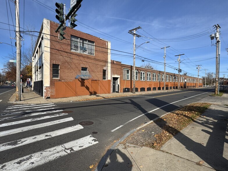 Primary Photo Of 781 Whalley Ave, New Haven Office For Lease