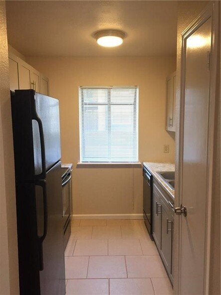 More Photos Of 12306 Abney Dr, Austin Apartments For Sale