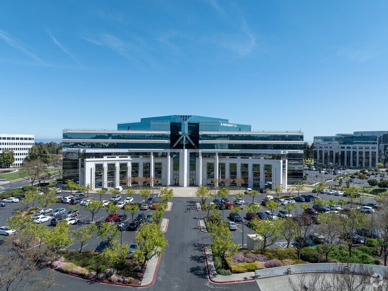 More Photos Of 303 Twin Dolphin Dr, Redwood City Office For Lease