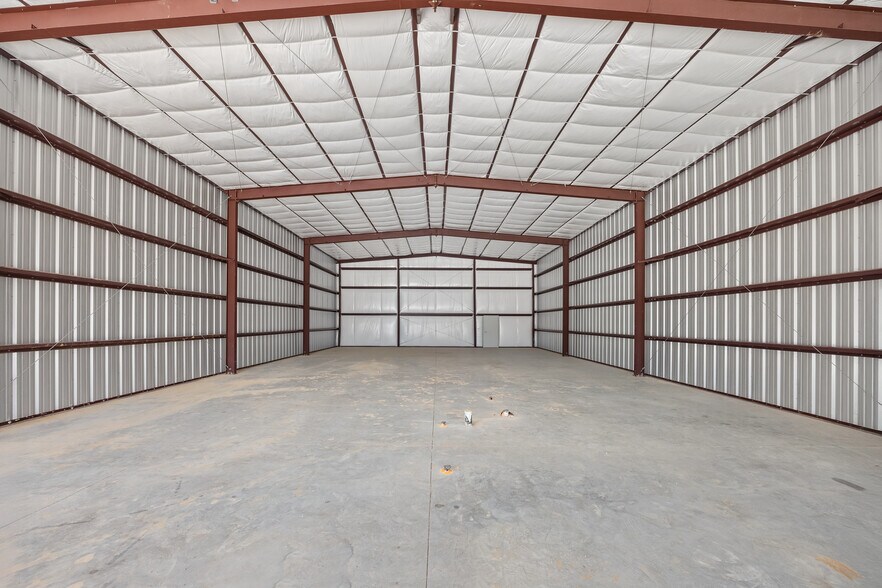 More Photos Of 8218 Homestead Rd, Houston Light Distribution For Sale