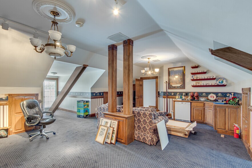 More Photos Of 55 Scott St, Buford Office For Sale