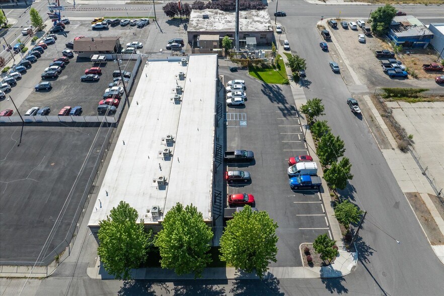 More Photos Of 2018 E Riverside Ave, Spokane Flex For Lease