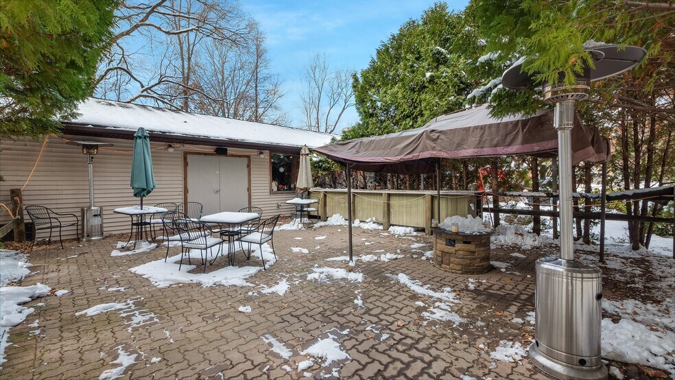 More Photos Of 12227-12229 Seymour Rd, Grass Lake Restaurant For Sale