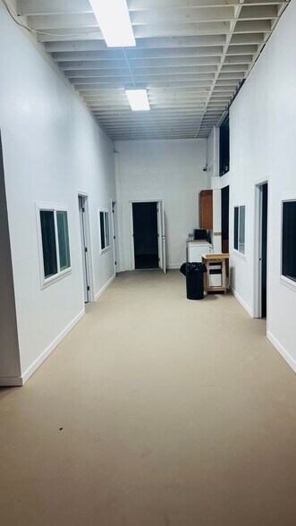 More Photos Of 410 Vista Village Dr, Vista Freestanding For Lease
