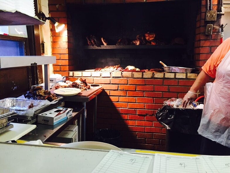 More Photos Of 601 Burbank Cir, Smyrna Restaurant For Sale