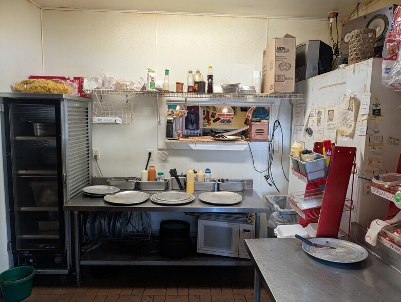 More Photos Of 1337 Baytree Rd, Valdosta General Retail For Sale