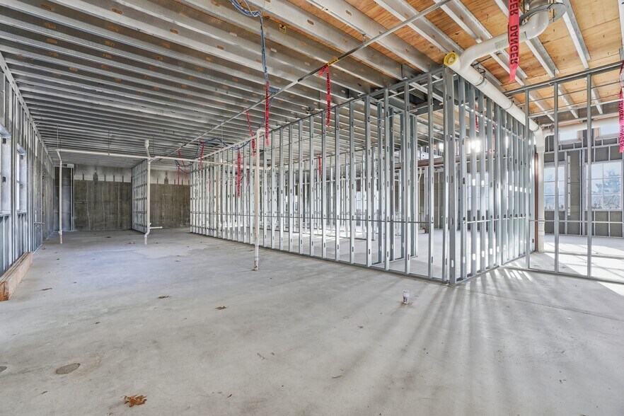 More Photos Of 113 Pocono Dr, Milford Office For Sale