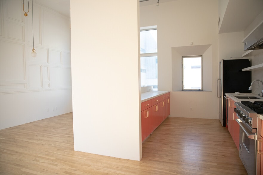 More Photos Of 70-72 Windward Ave, Venice General Retail For Lease